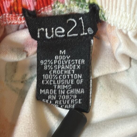 Off-Shoulder Floral Shorts Romper - Picture 4 of 6